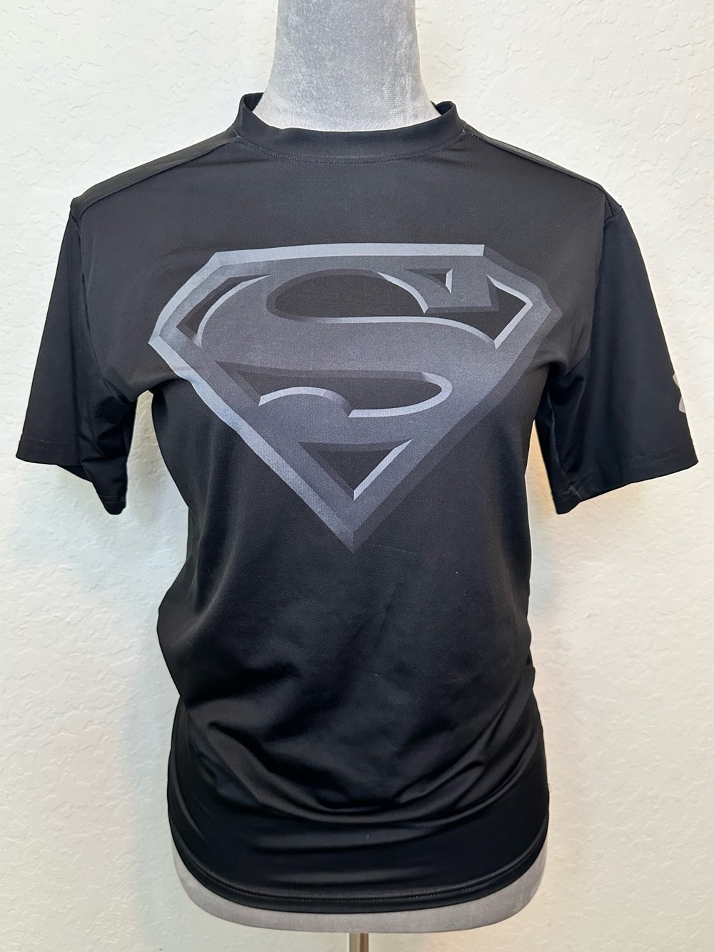 Under Armour Superman Compression Shirt HeatGear Black Gray Logo LG Athletic Tee